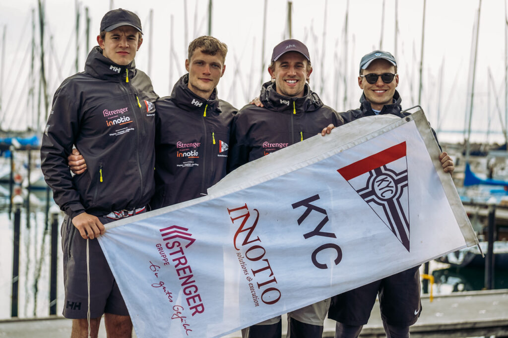 Bildunterschrift: Das KYC-Team beim 1. Bundesliga-Event in Kiel, von links: Alexander Kutter, Boris Geray, Nicolas Kutter und Anton Löwe